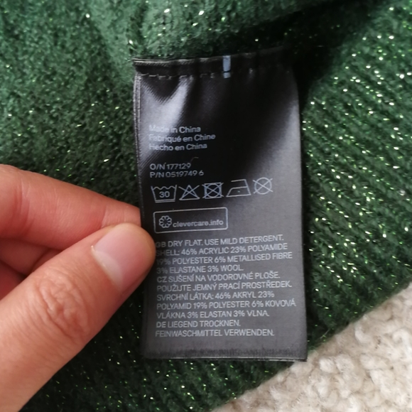 H&M green sweater with metallic thread - Picture 4 of 5